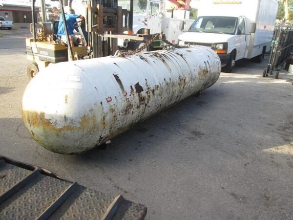 Scrapped 1000 Gallon Propane Tank - Image 3