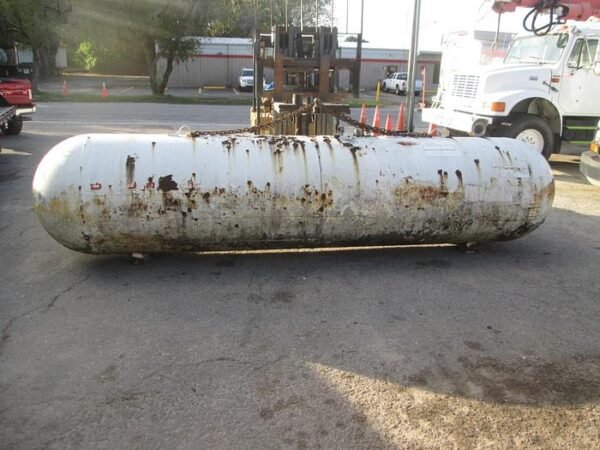 Scrapped 1000 Gallon Propane Tank - Image 4